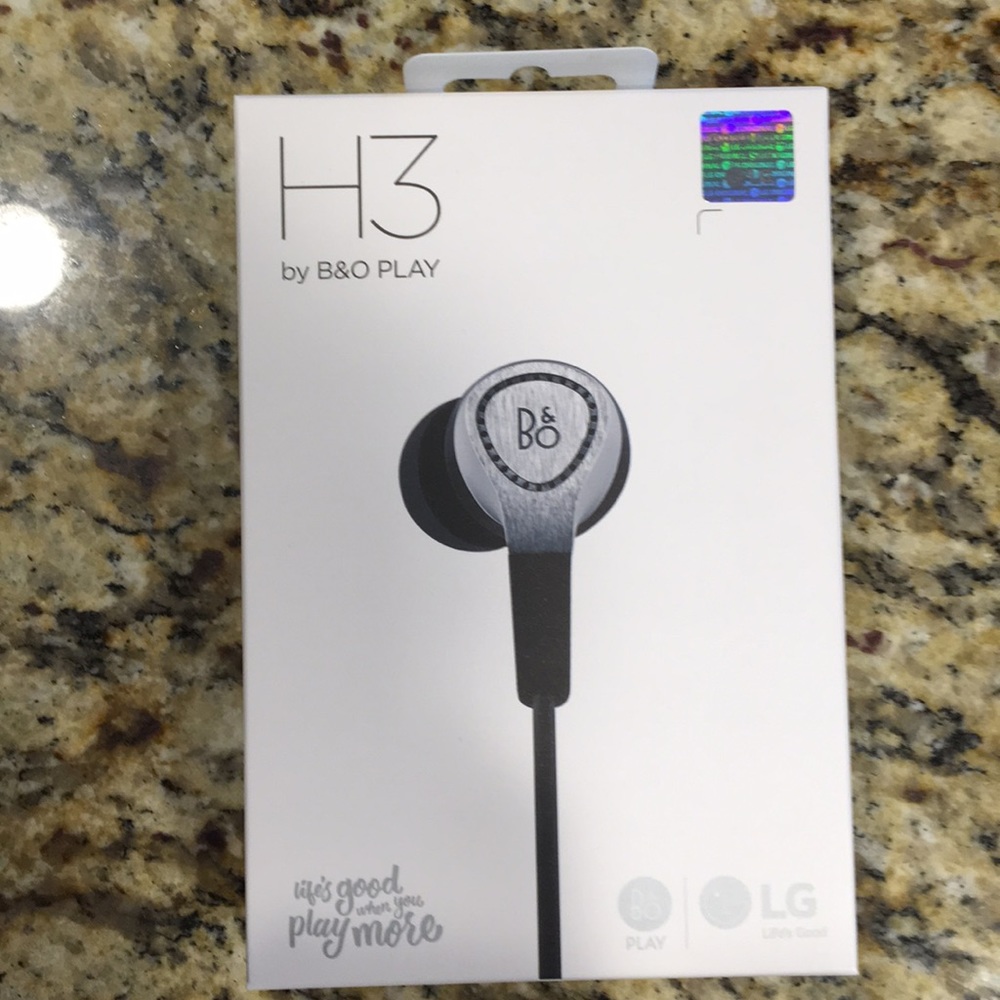 B and O H3 headphones
